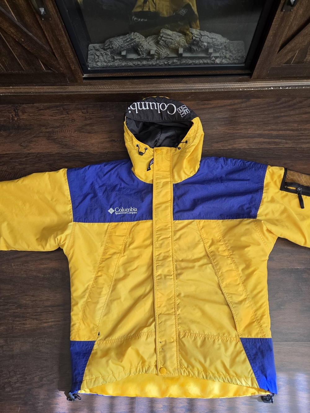 Vintage 1998 Columbia Heavy Jacket Size Large Yellow and Blue Colorbock